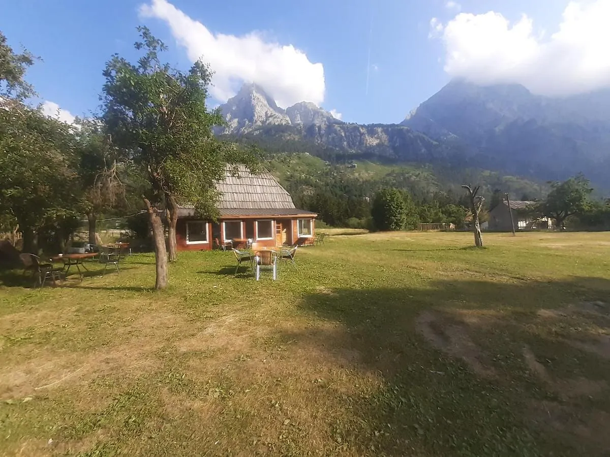 Bujtina 2 Hotel Valbone 0*,  Albanië