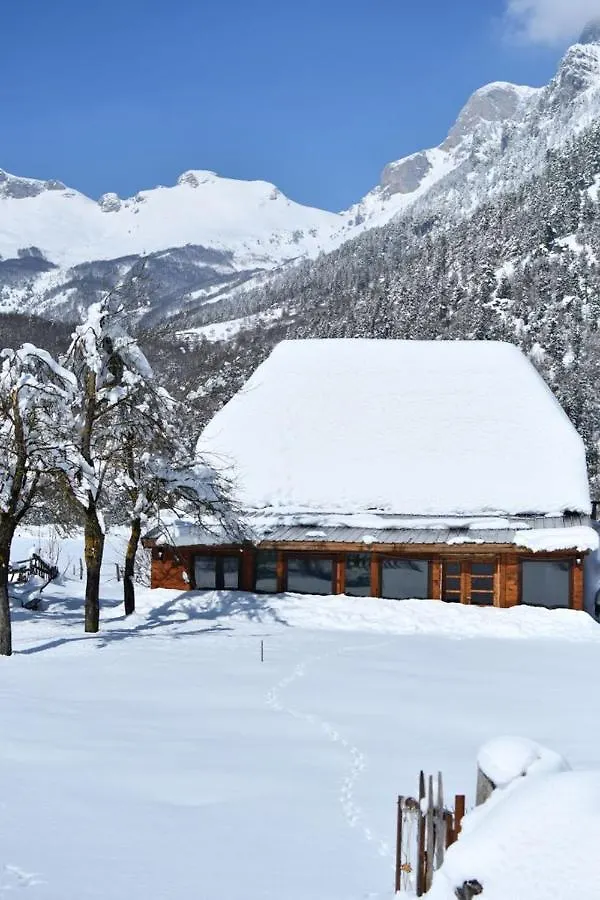 Bujtina 2 Hotel Valbone 0*,